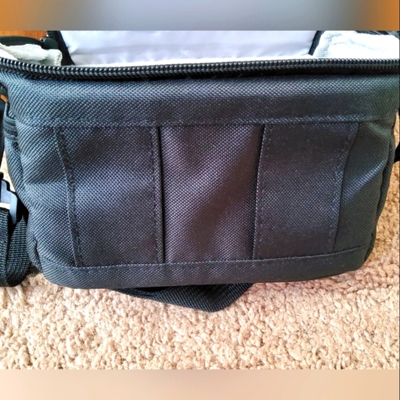 š„Onn SLR Carrying Case with Detachable Shoulder Strapš„ - Picture 5 of 7